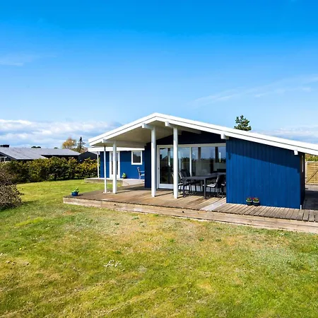 Well-maintained With Panoramic Views Of Begtrup Bay * Knebel