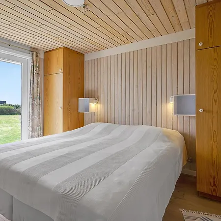 Semesterbostad Well-maintained With Panoramic Views Of Begtrup Bay