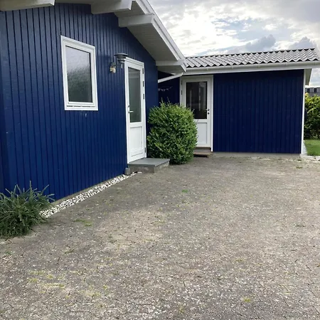 Well-maintained With Panoramic Views Of Begtrup Bay *