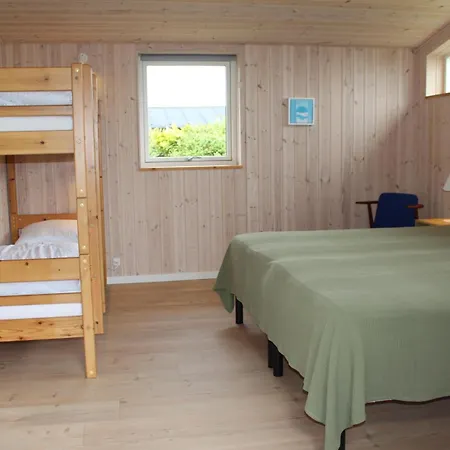Well-maintained With Panoramic Views Of Begtrup Bay Semesterbostad