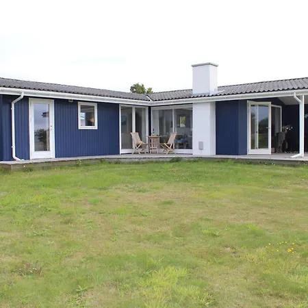 Well-maintained With Panoramic Views Of Begtrup Bay