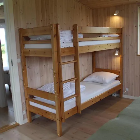 Well-maintained With Panoramic Views Of Begtrup Bay Сasa de vacaciones Knebel